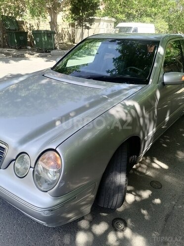 Mercedes E 320 2000, 259,300 km - 3.2 l - Bakı