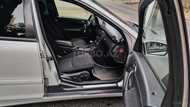 Mercedes C 220 d 2004, 386,000 km - 2.2 л - Sumqayıt