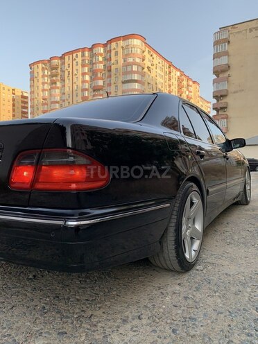 Mercedes E 280 2001, 235,315 km - 2.8 l - Bakı
