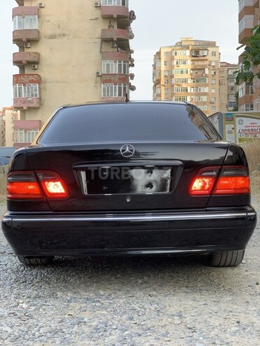 Mercedes E 280 2001, 235,315 km - 2.8 l - Bakı