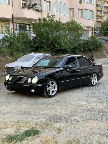 Mercedes E 280 2001, 235,315 km - 2.8 l - Bakı