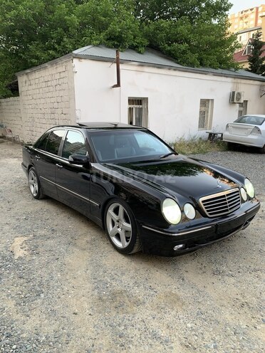 Mercedes E 280 2001, 235,315 km - 2.8 l - Bakı