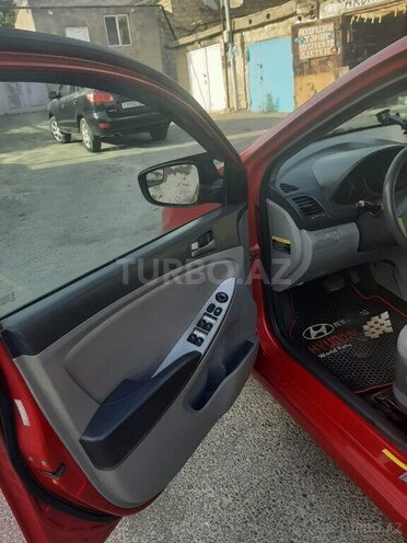 Hyundai Accent 2015, 270,370 km - 1.6 l - Bakı