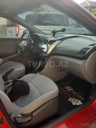 Hyundai Accent 2015, 270,370 km - 1.6 l - Bakı