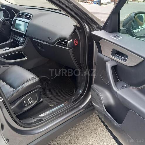 Jaguar F-Pace 2018, 54,404 km - 2.0 l - Bakı