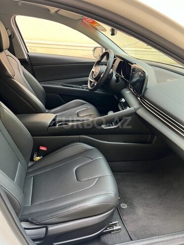 Hyundai Elantra 2022, 28,000 km - 1.6 l - Bakı