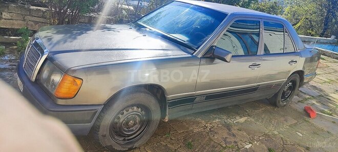 Mercedes E 260 1991, 480,000 km - 2.2 л - Füzuli