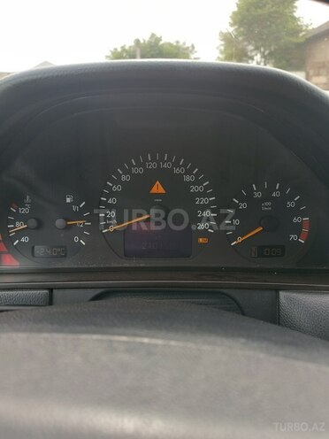 Mercedes E 240 2000, 213,069 km - 2.4 l - Masallı