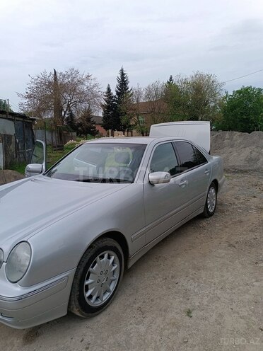 Mercedes E 240 2000, 213,069 km - 2.4 l - Masallı
