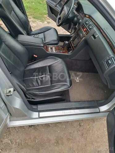 Mercedes E 240 2000, 213,069 km - 2.4 l - Masallı