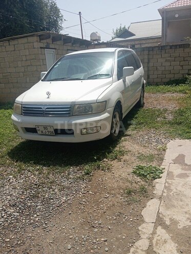 Mitsubishi Chariot 2002, 390,000 km - 2.4 л - Bakı