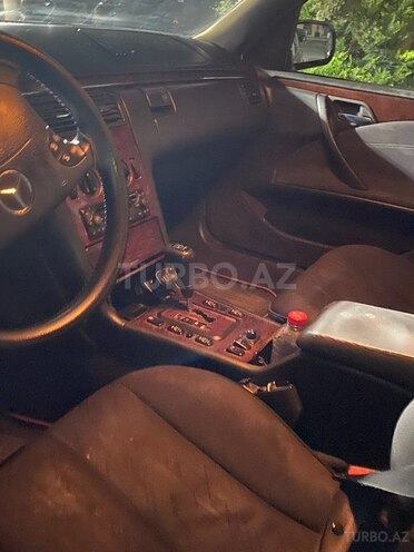 Mercedes E 240 2000, 250,000 km - 2.4 l - Bakı