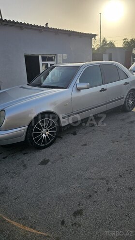 Mercedes E 230 1997, 298,000 km - 2.3 l - Bakı