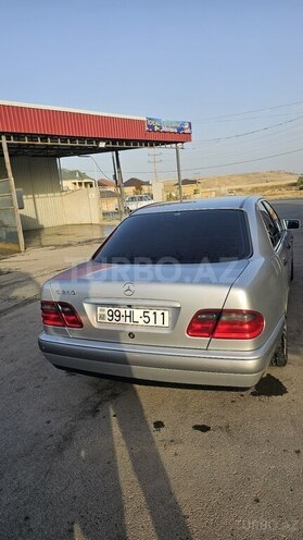 Mercedes E 230 1997, 298,000 km - 2.3 l - Bakı