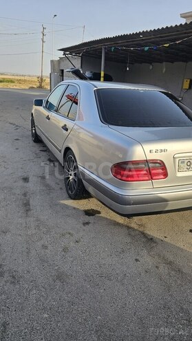 Mercedes E 230 1997, 298,000 km - 2.3 l - Bakı