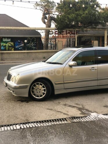Mercedes E 220 d 2001, 258,000 km - 2.2 l - Bakı