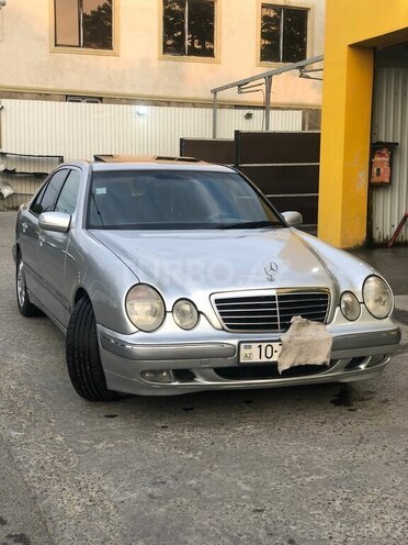 Mercedes E 220 d 2001, 258,000 km - 2.2 l - Bakı
