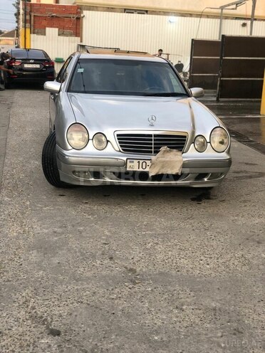 Mercedes E 220 d 2001, 258,000 km - 2.2 l - Bakı