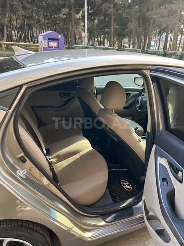 Hyundai Elantra 2015, 241,402 km - 1.8 л - Bakı