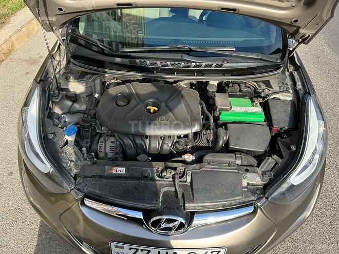 Hyundai Elantra 2015, 241,402 km - 1.8 л - Bakı