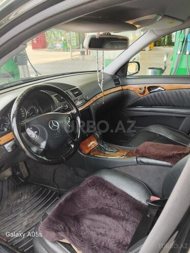 Mercedes E 240 2003, 300,000 km - 2.6 l - Beyləqan