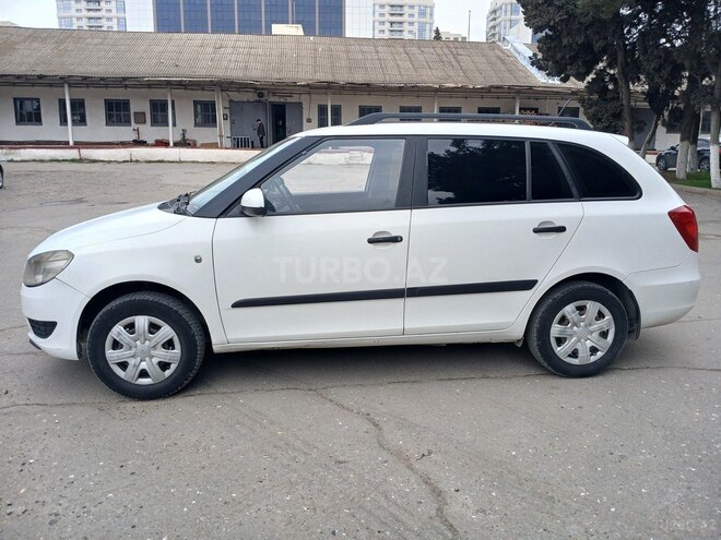 Skoda Fabia 2013, 318,700 km - 1.2 l - Bakı