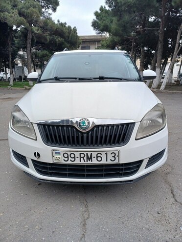 Skoda Fabia 2013, 318,700 km - 1.2 l - Bakı