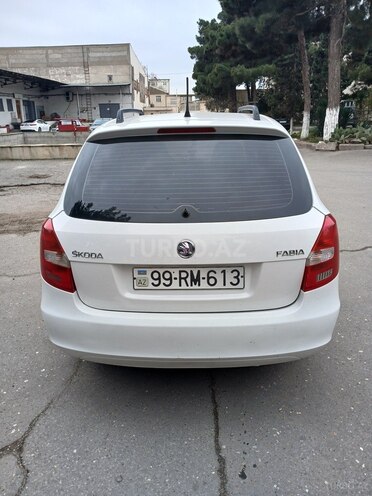 Skoda Fabia 2013, 318,700 km - 1.2 l - Bakı