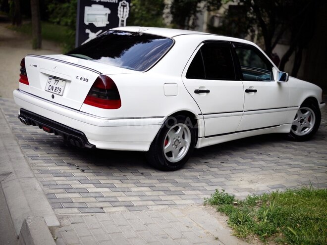 Mercedes C 200 1998, 320,000 km - 2.0 л - Bakı
