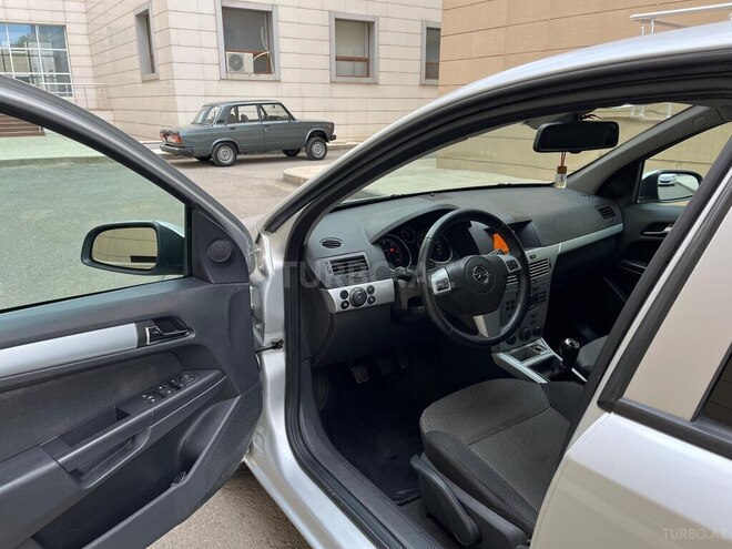 Opel Astra 2009, 233,000 km - 1.3 l - Bakı