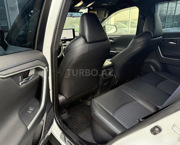 Toyota RAV4-14