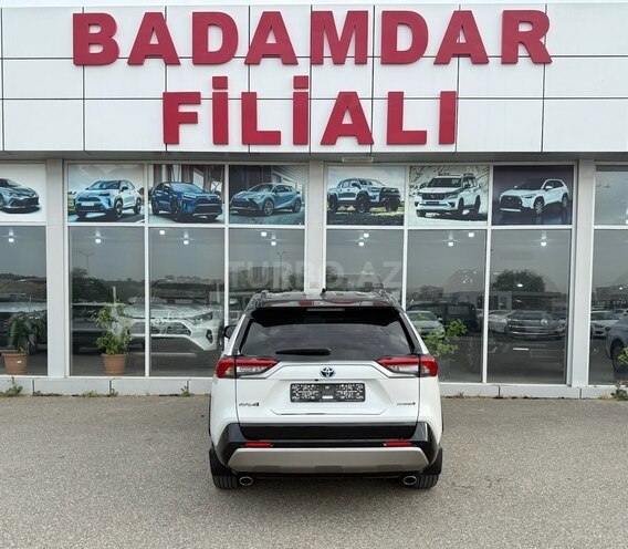 Toyota RAV4-9
