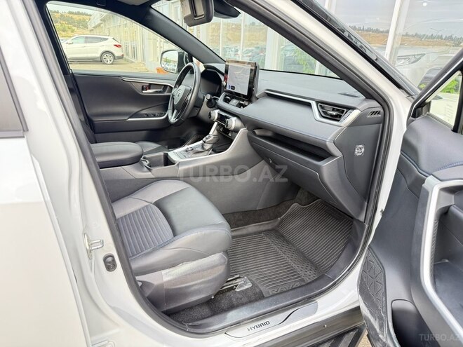 Toyota RAV4-13