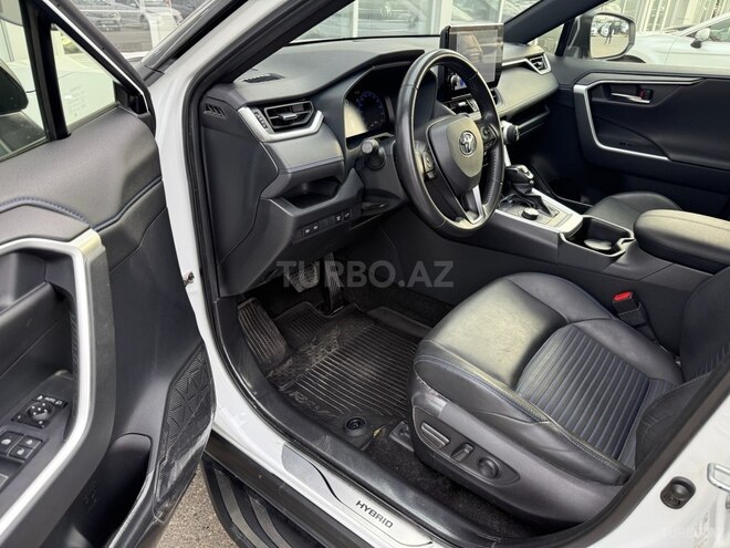 Toyota RAV4-11