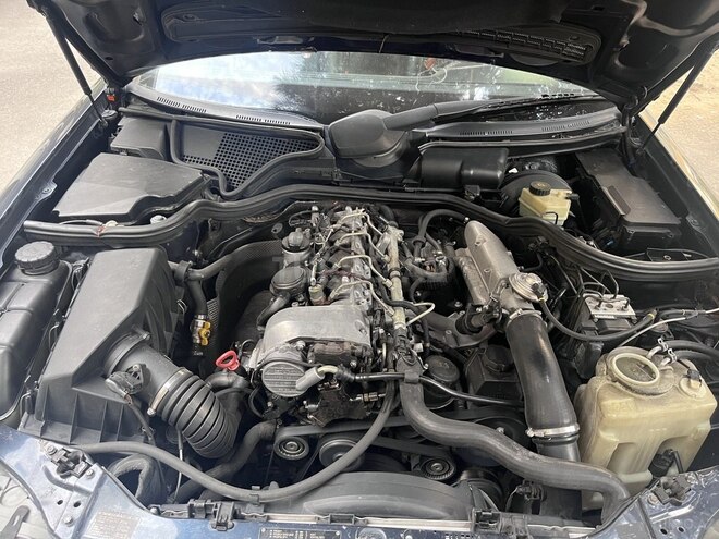 Mercedes E 220 d 1998, 560,000 km - 2.2 л - Bakı