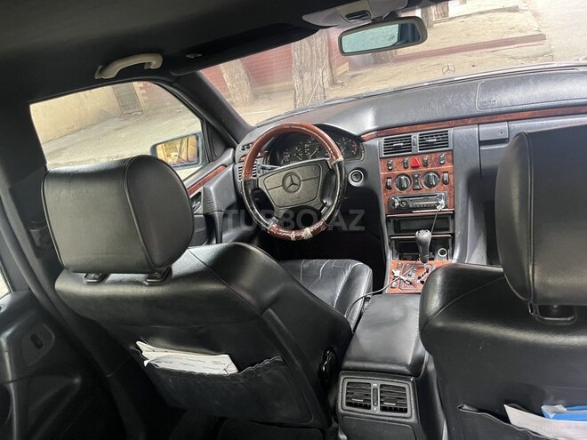 Mercedes E 220 d 1998, 560,000 km - 2.2 л - Bakı