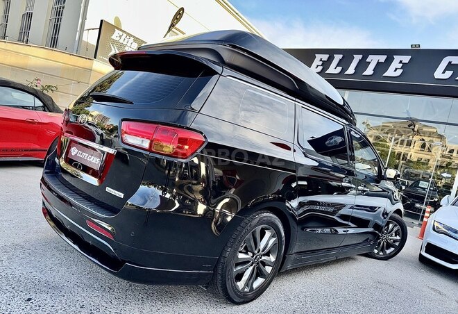 Kia Carnival-4