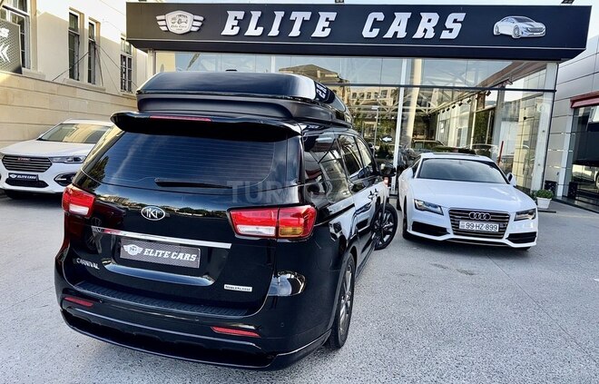 Kia Carnival-21