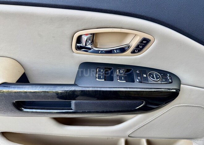 Kia Carnival-18