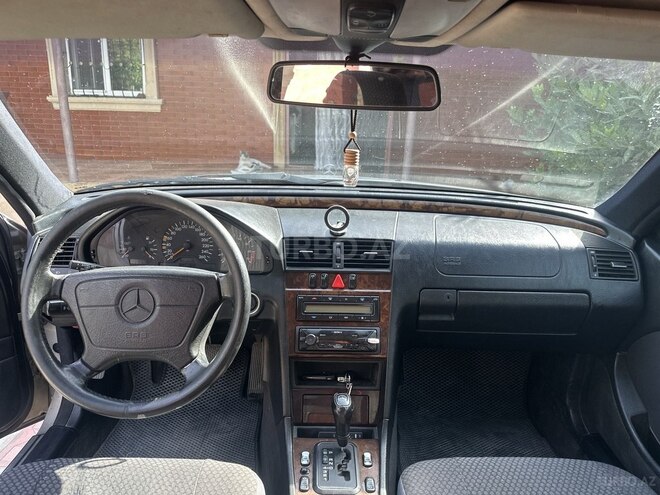 Mercedes C 240 1997, 390,000 km - 2.4 l - Bakı