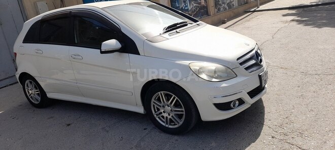 Mercedes B 180 2009, 220,000 km - 1.7 l - Bakı