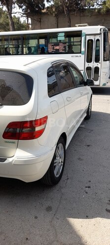 Mercedes B 180 2009, 220,000 km - 1.7 l - Bakı