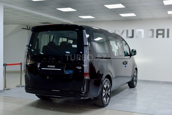 Hyundai Staria-5