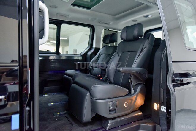 Hyundai Staria-16