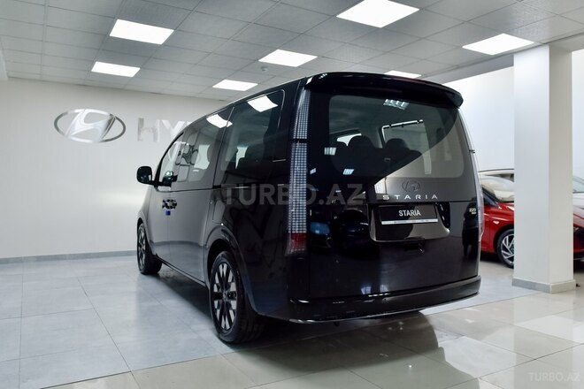 Hyundai Staria-11