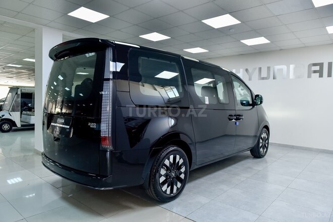 Hyundai Staria-7
