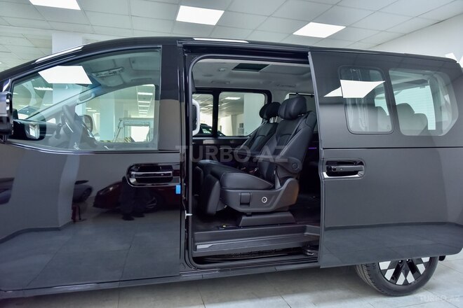 Hyundai Staria-19