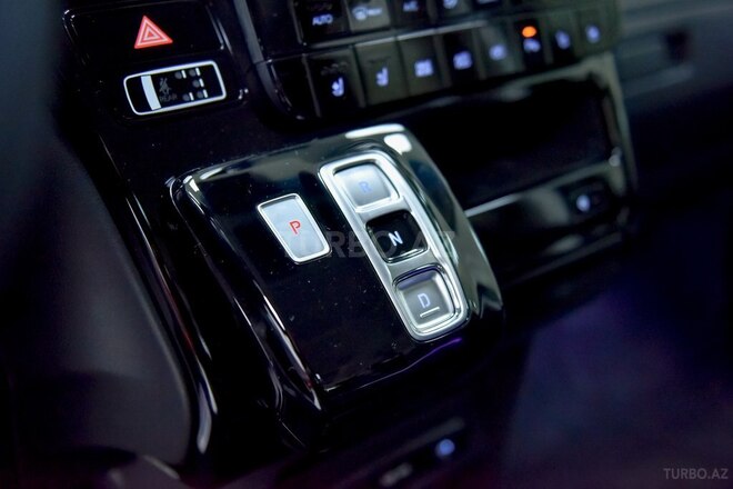 Hyundai Staria-35