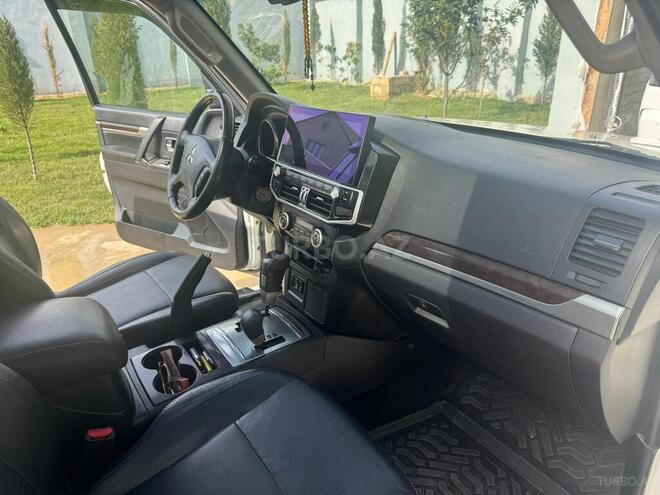 Mitsubishi Pajero 2010, 221,259 km - 3.5 л - Bakı