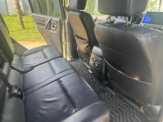 Mitsubishi Pajero 2010, 221,259 km - 3.5 л - Bakı